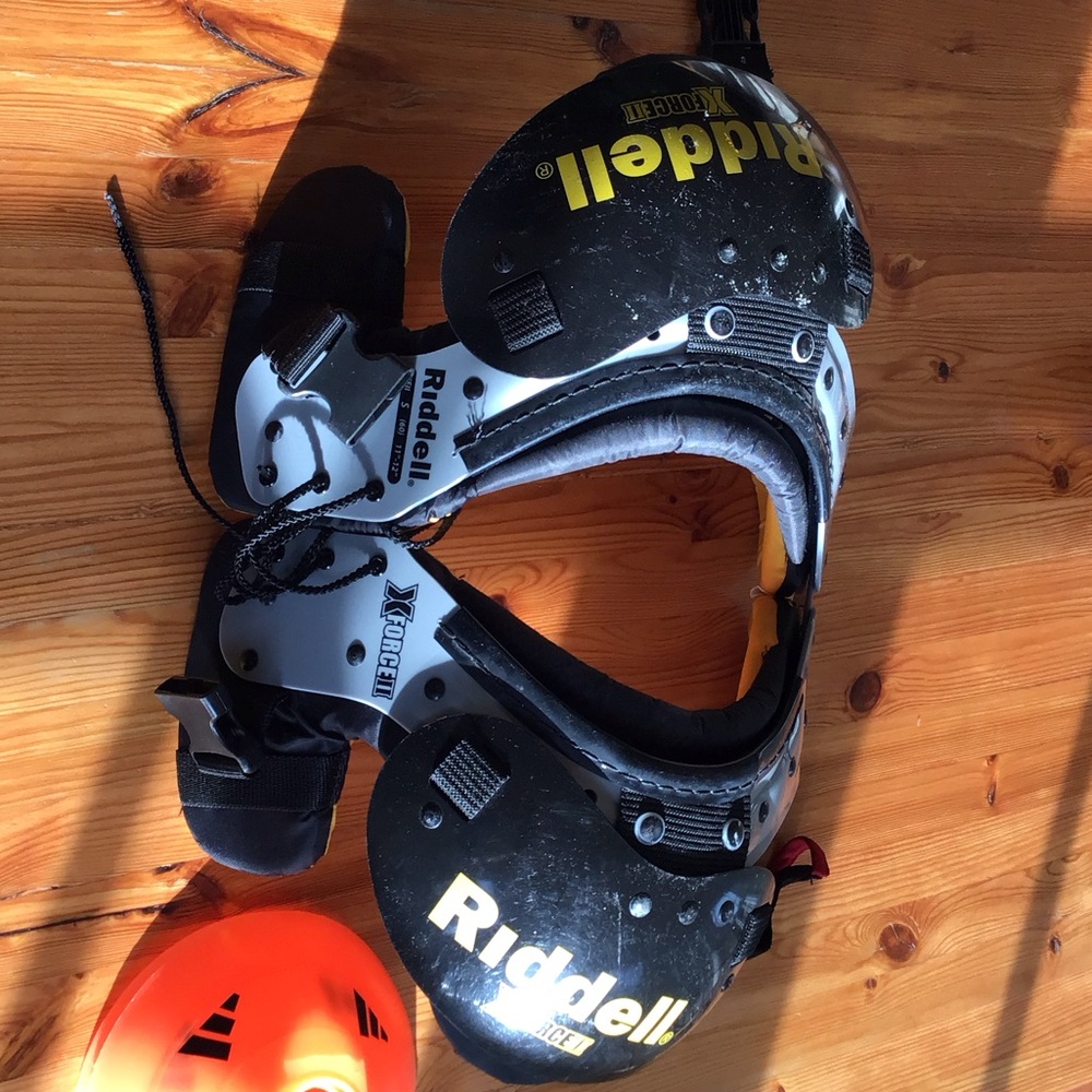 Riddell Black and White Youth Shoulder Pads